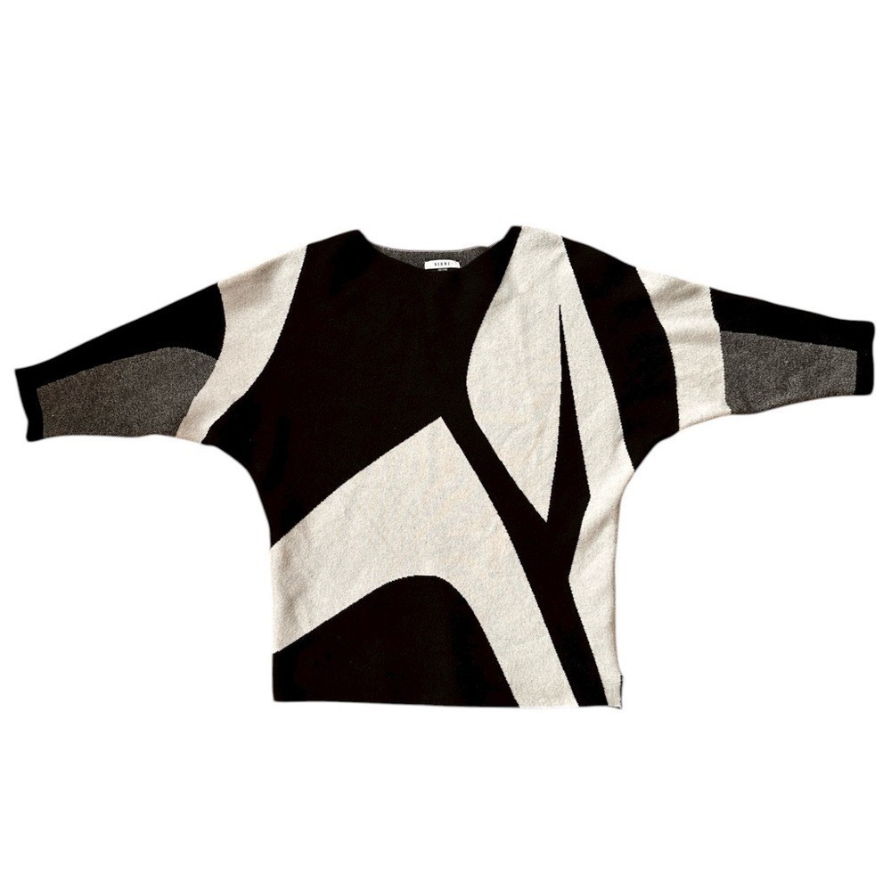 Sioni Black and White abstract Womens‎ sweater size M